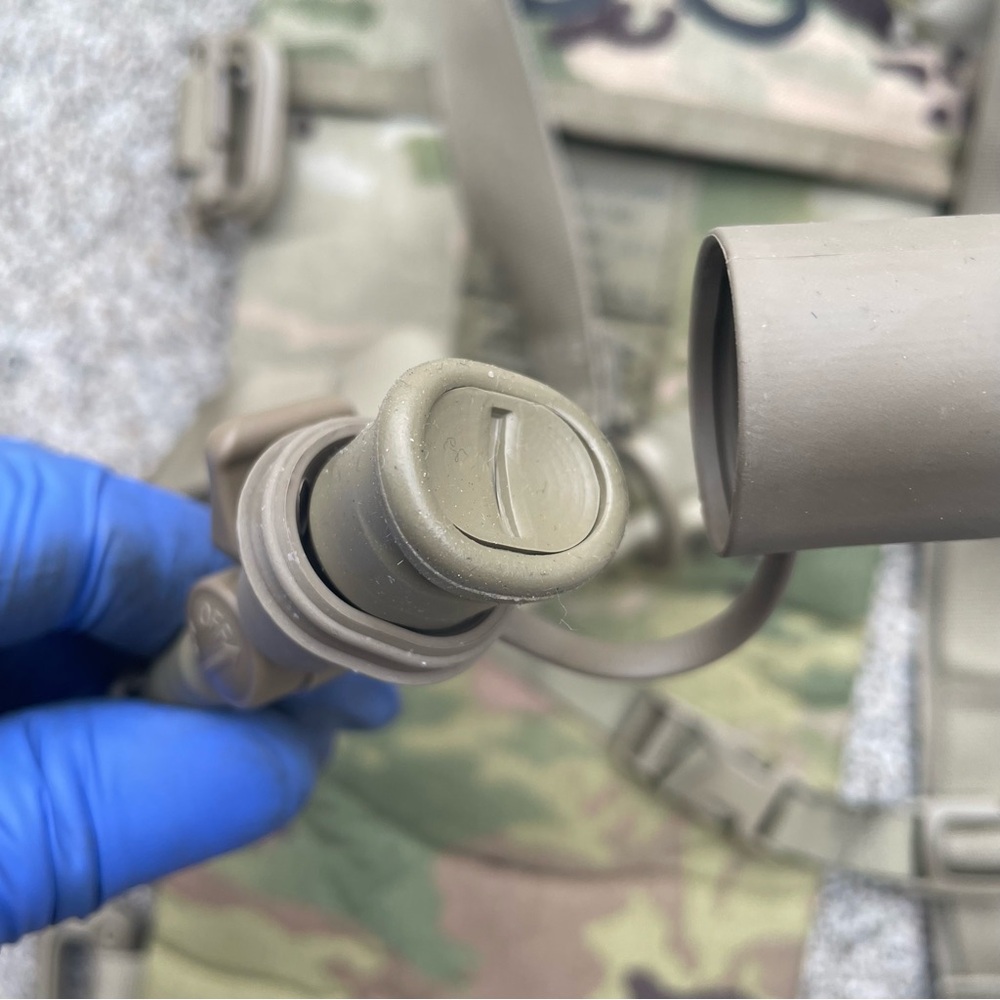 Skilcraft Molle II Hydration System Carrier - Picture 12 of 16